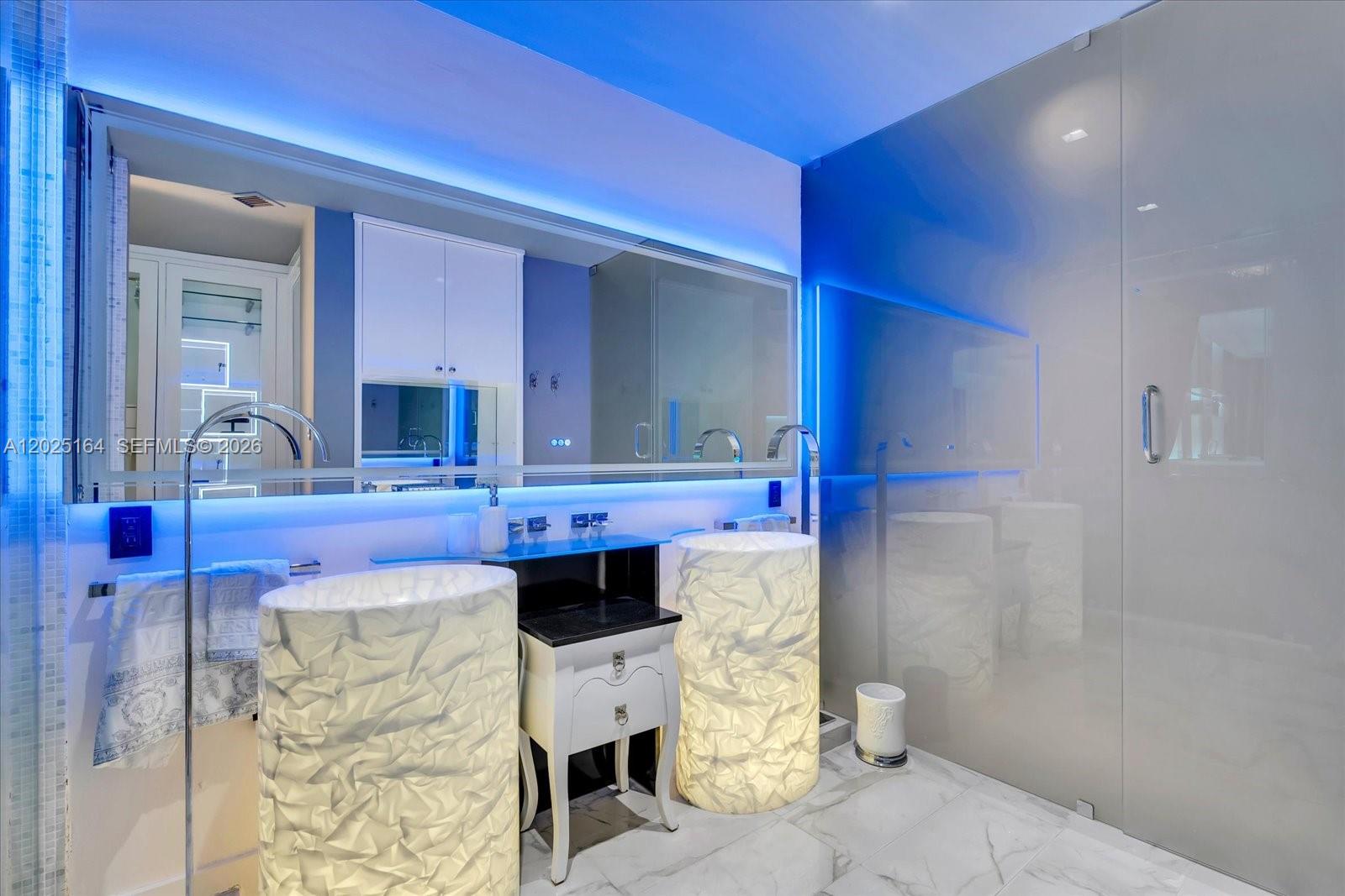 100 S Pointe Dr #3002 Miami Beach, FL 33139