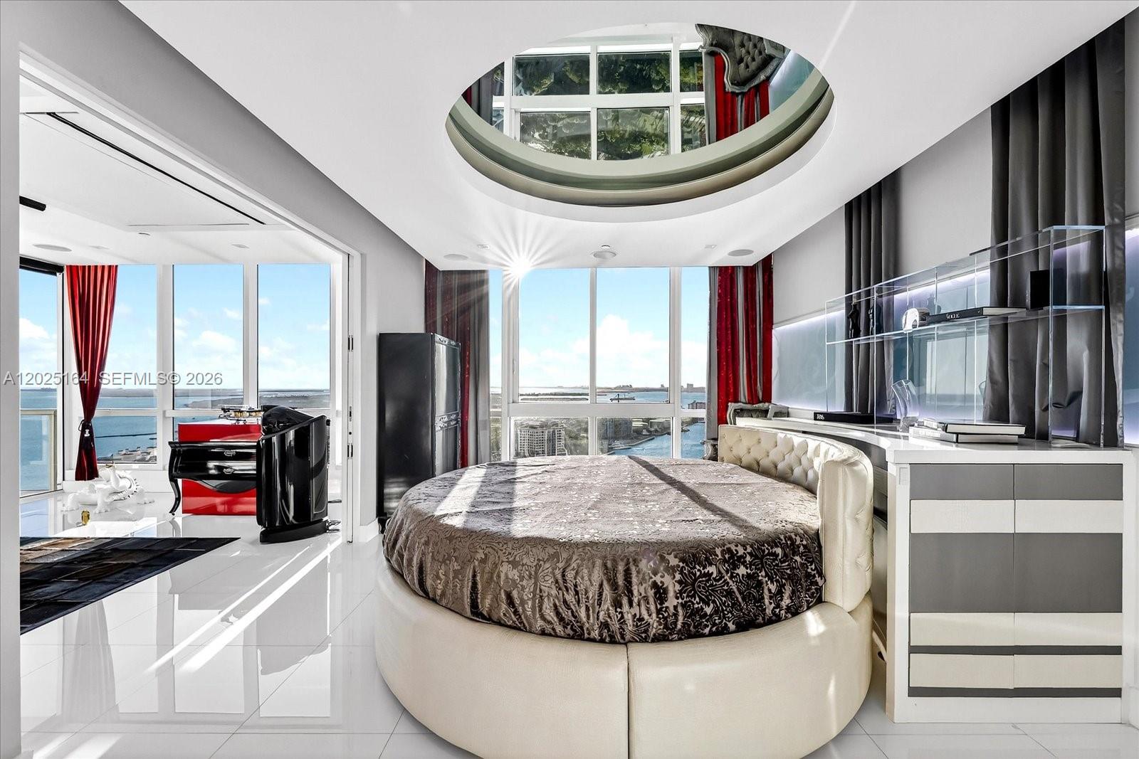 100 S Pointe Dr #3002 Miami Beach, FL 33139