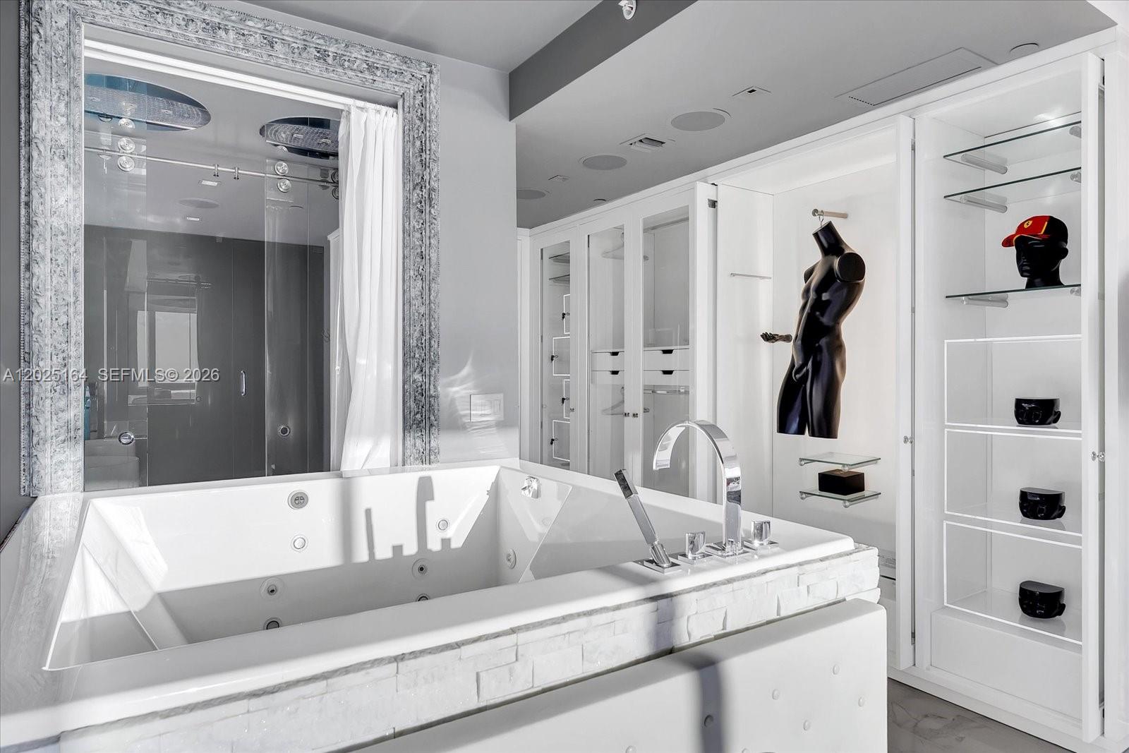 100 S Pointe Dr #3002 Miami Beach, FL 33139