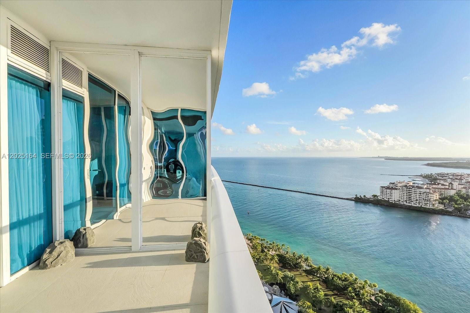 100 S Pointe Dr #3002 Miami Beach, FL 33139