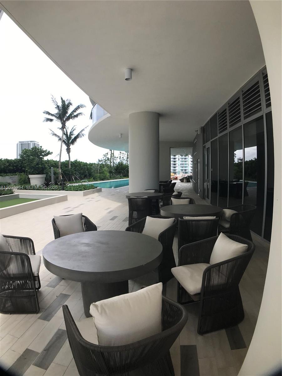 image Aria on the Bay32