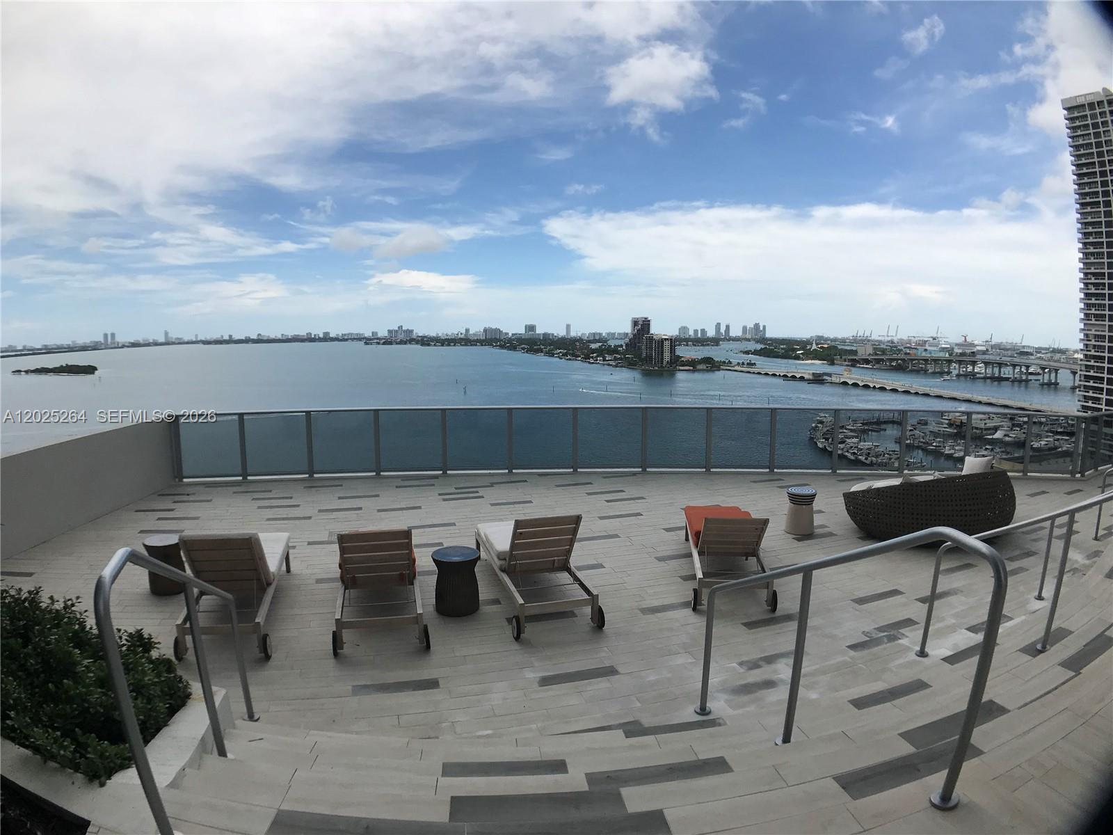 image Aria on the Bay38