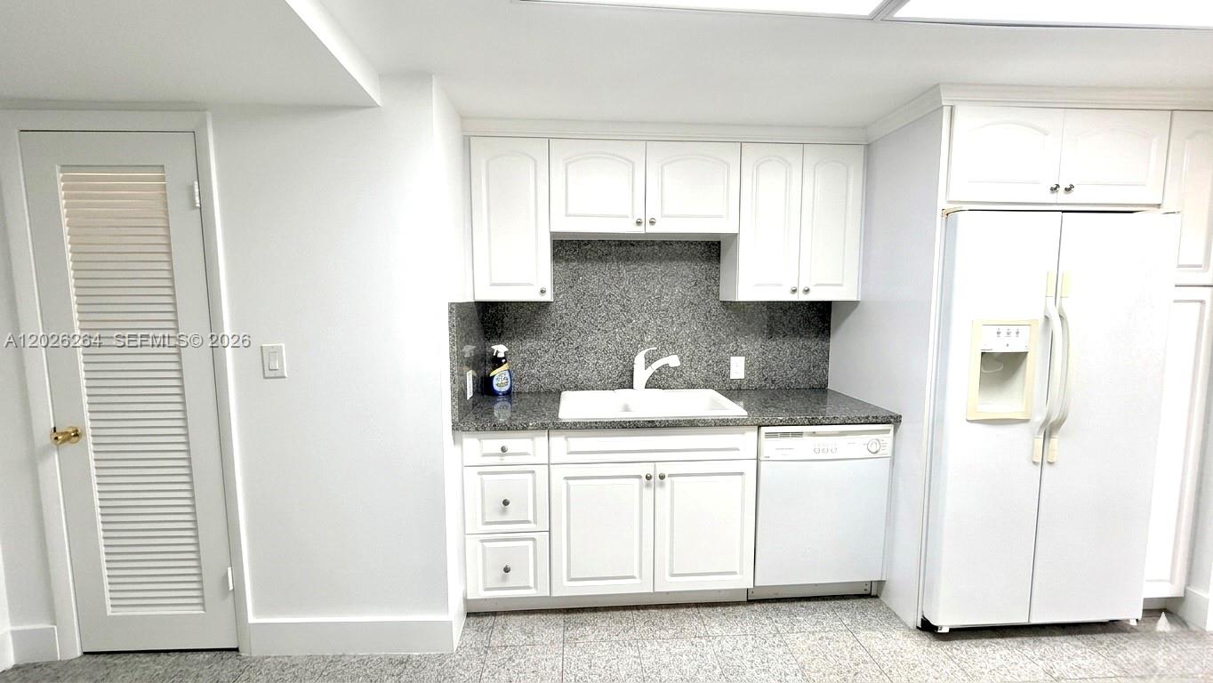 Undisclosed Address Miami Beach, FL 33140