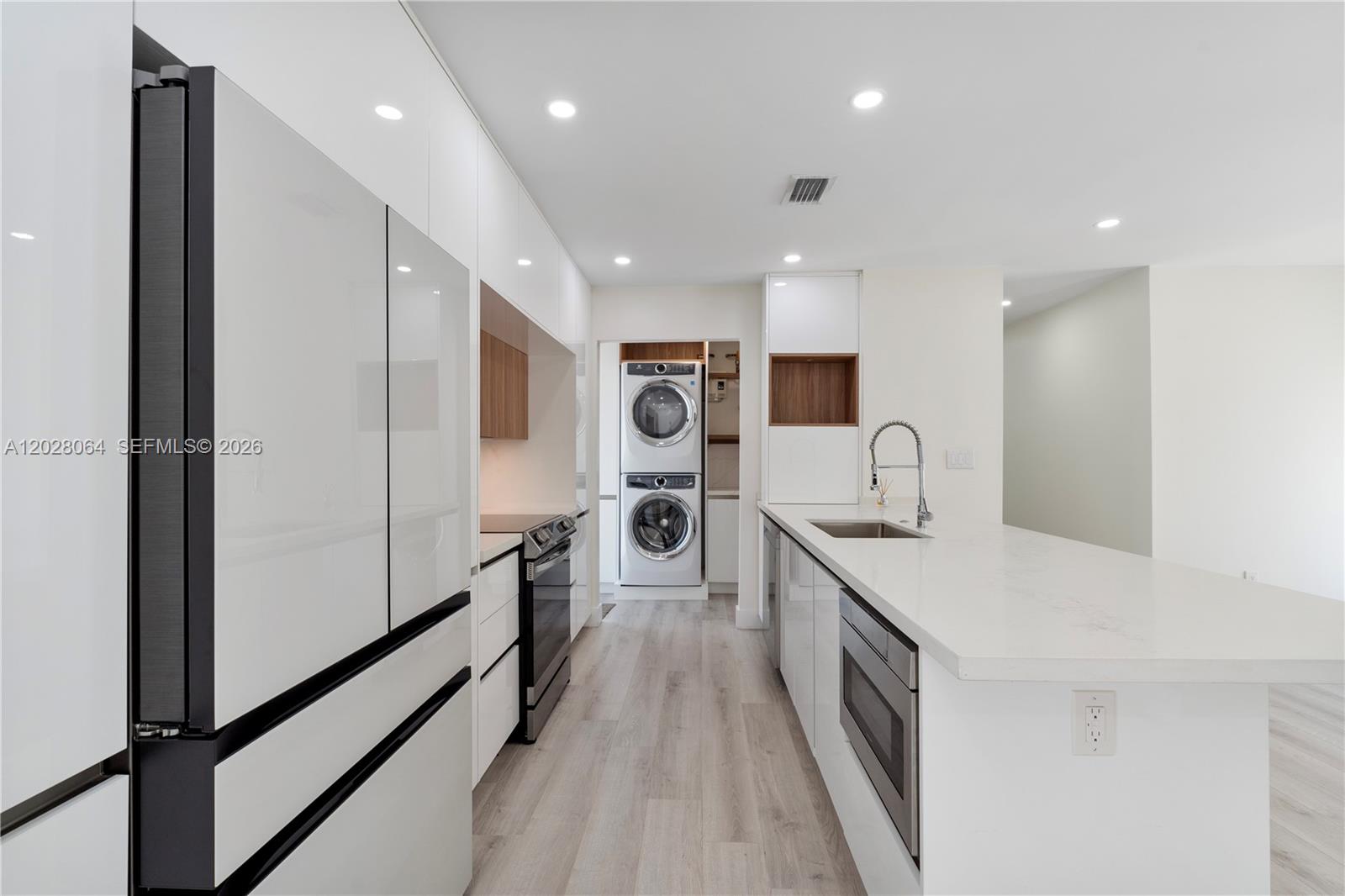 255 Grant Dr Coral Gables, FL 33133