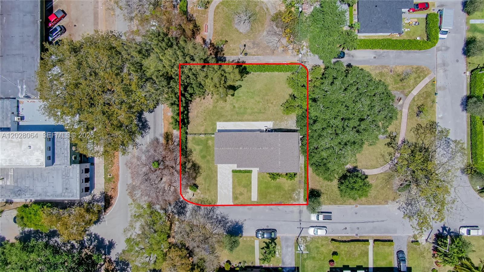 255 Grant Dr Coral Gables, FL 33133