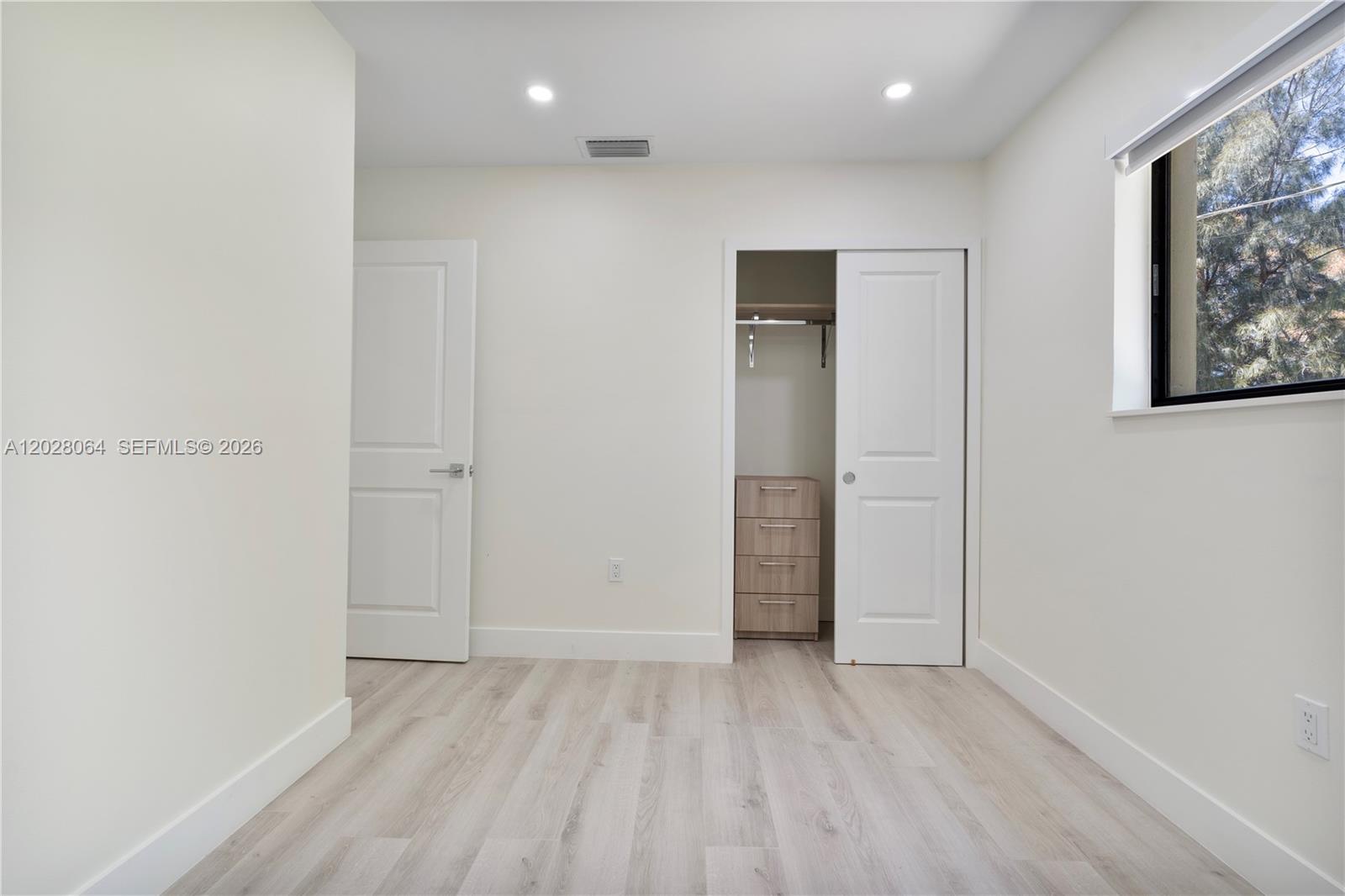255 Grant Dr Coral Gables, FL 33133