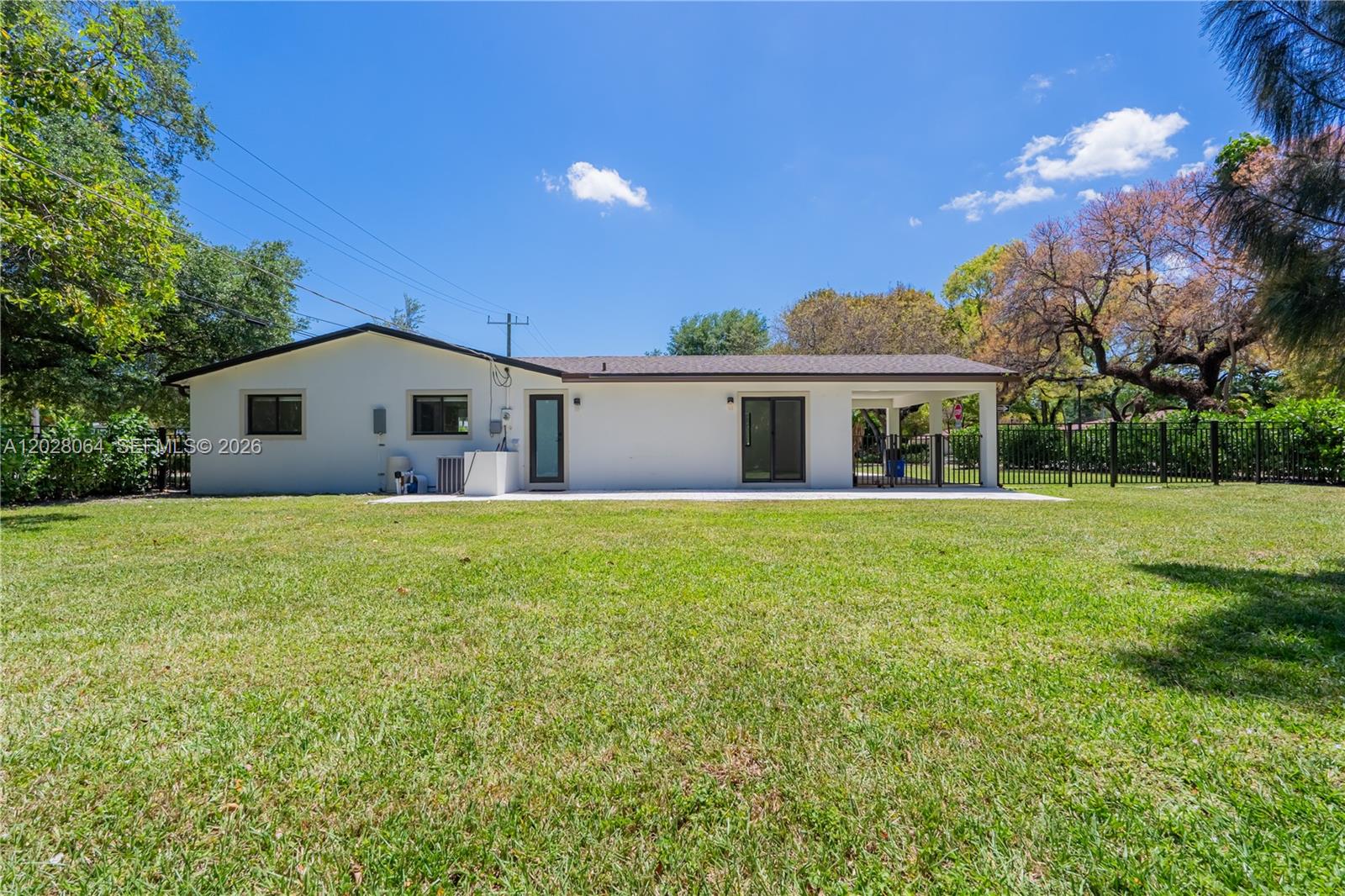 255 Grant Dr Coral Gables, FL 33133