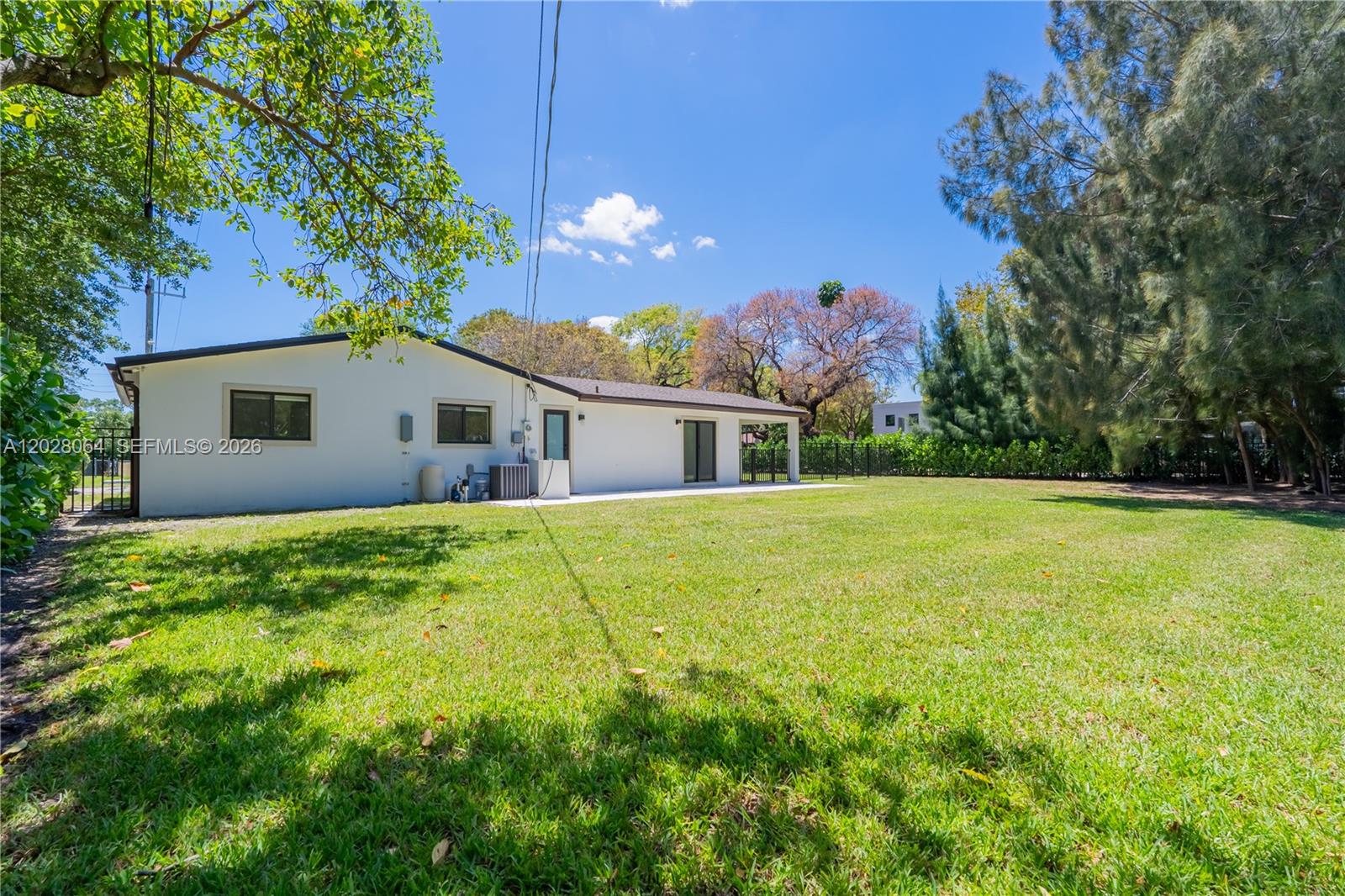 255 Grant Dr Coral Gables, FL 33133