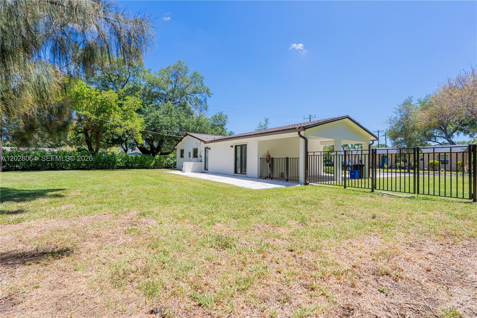 255 Grant Dr Coral Gables, FL 33133
