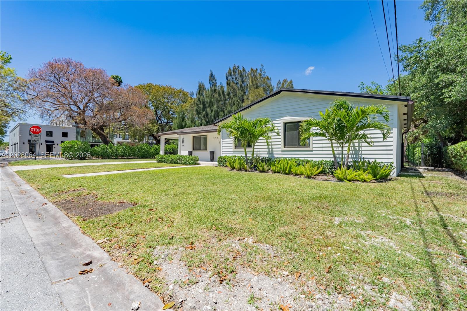 255 Grant Dr Coral Gables, FL 33133