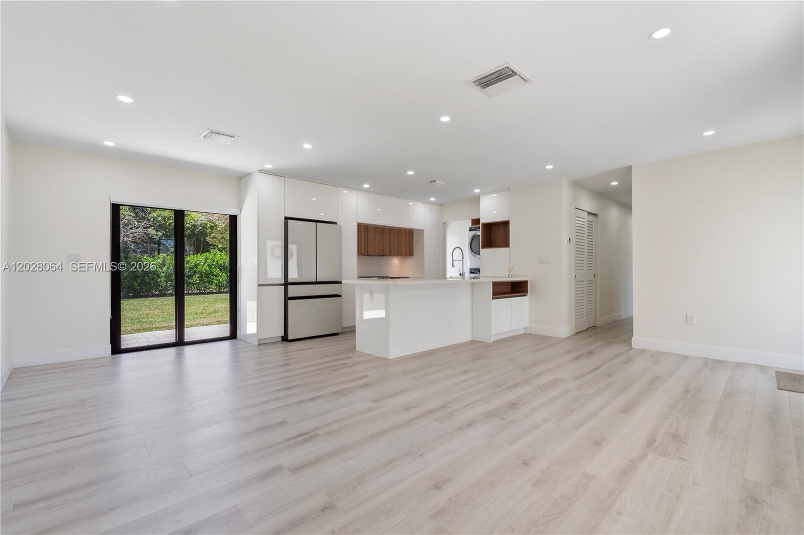 255 Grant Dr Coral Gables, FL 33133