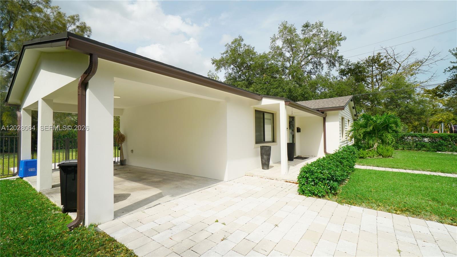 255 Grant Dr Coral Gables, FL 33133