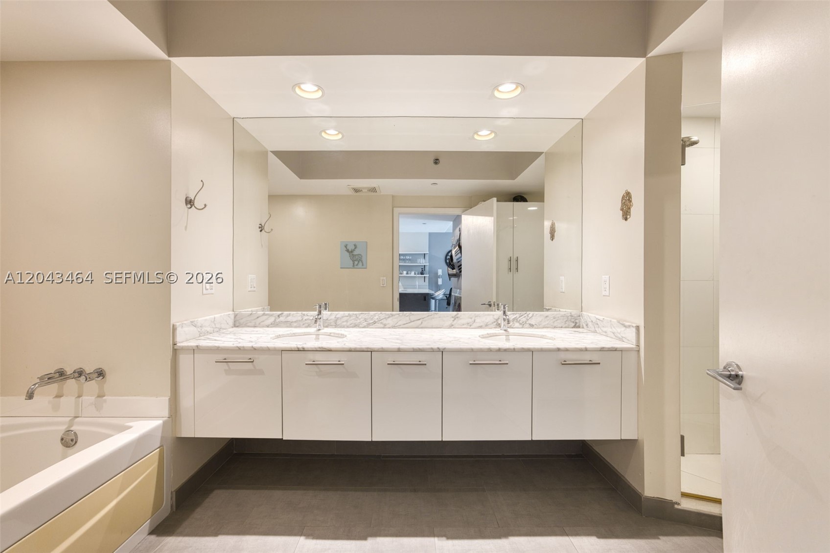 image 500 Brickell East8