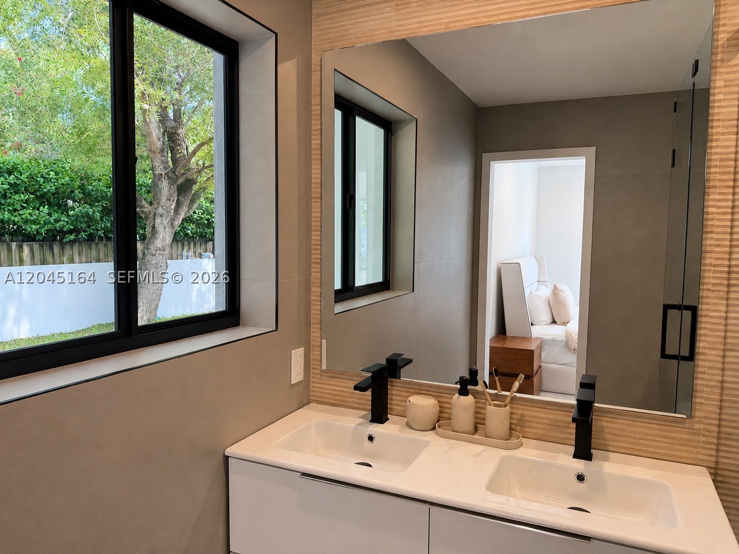 2 NE 91st St Miami Shores, FL 33138