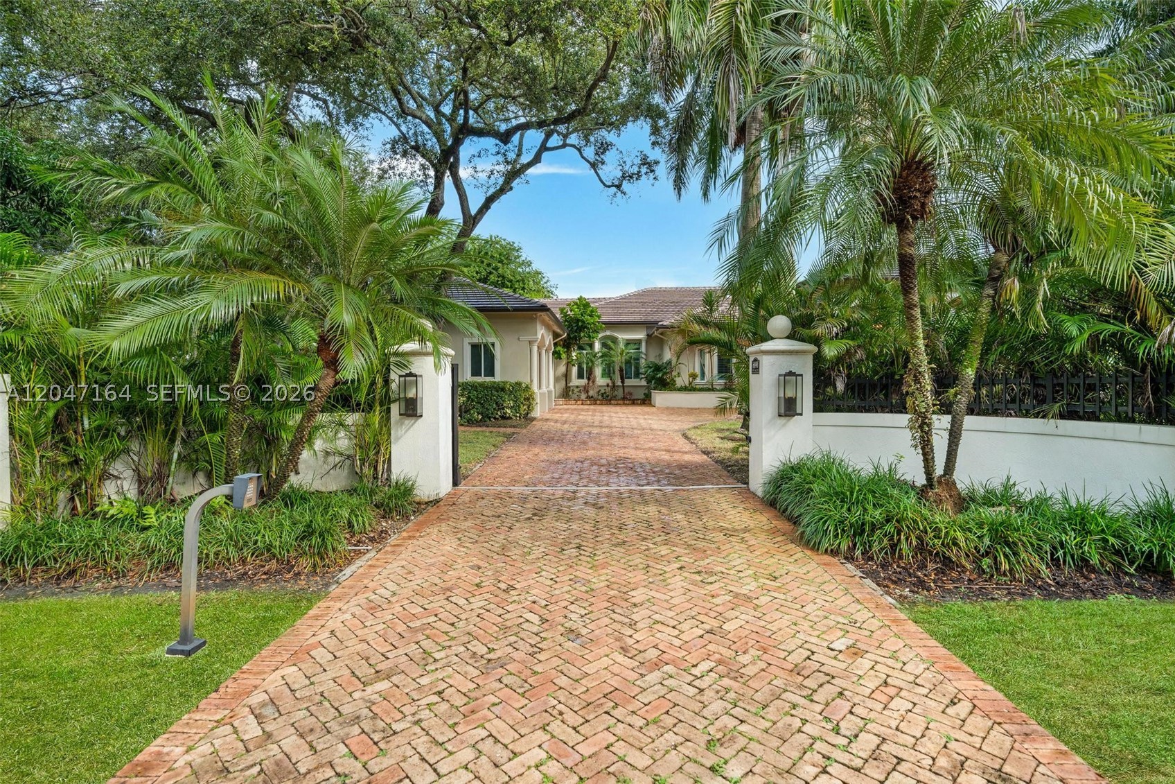 6890 SW 94th St Pinecrest, FL 33156