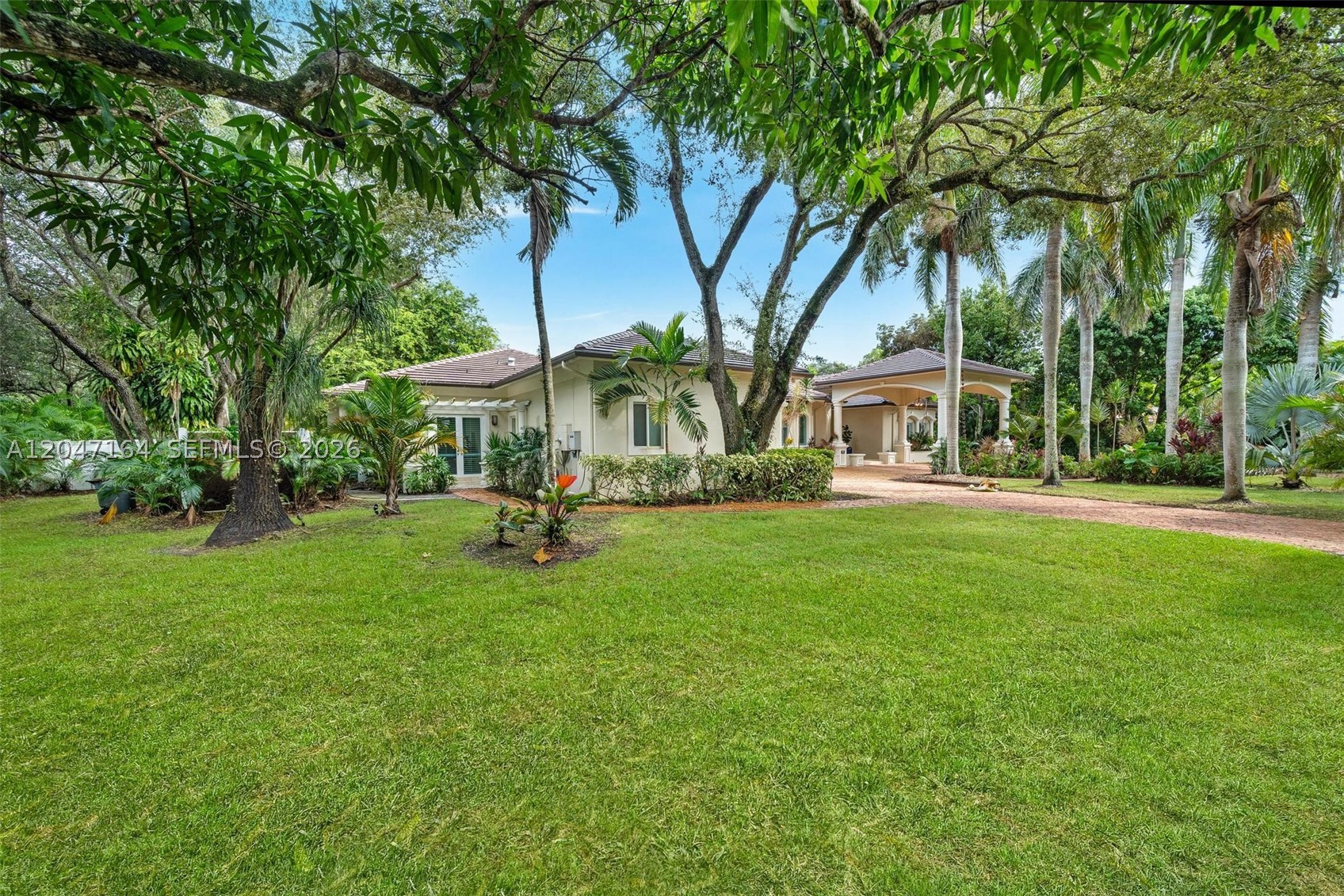 6890 SW 94th St Pinecrest, FL 33156