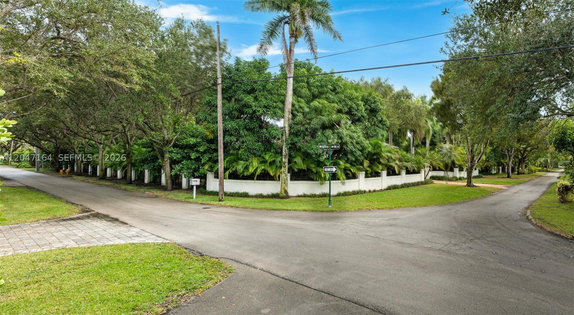 6890 SW 94th St Pinecrest, FL 33156