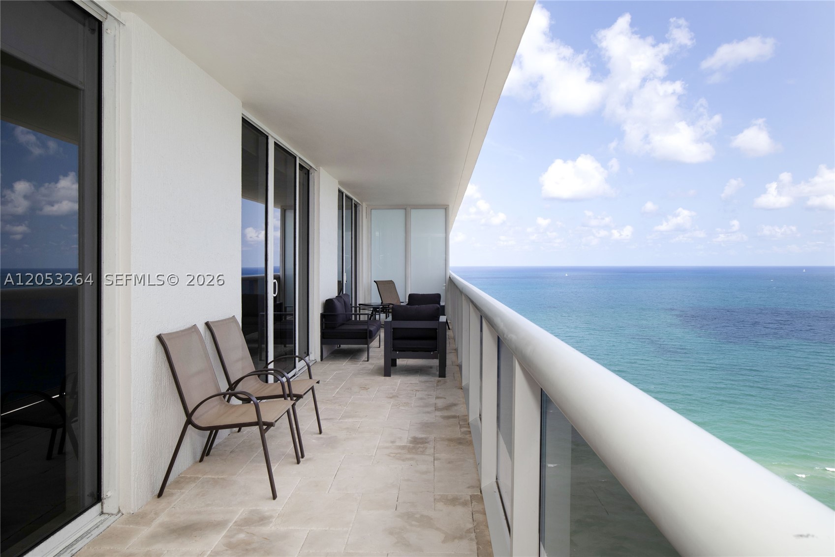 image Beach Club 221