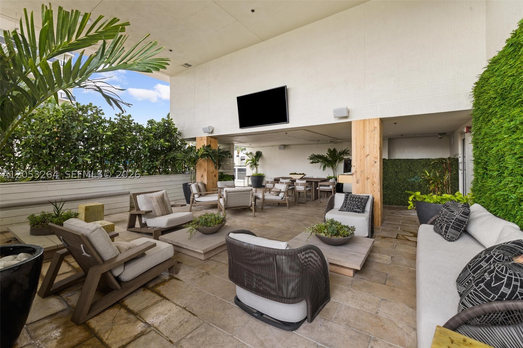 image Beach Club 247
