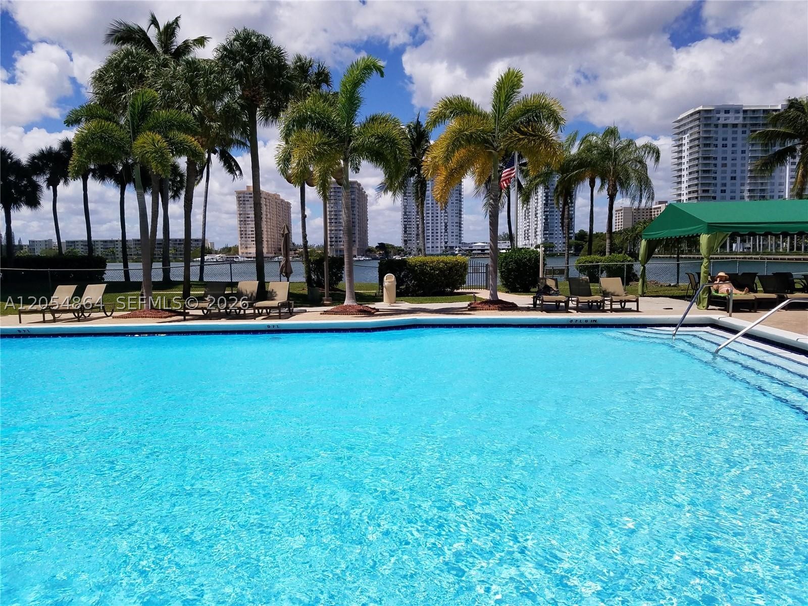 18151 NE 31st Ct #1505 Aventura, FL 33160