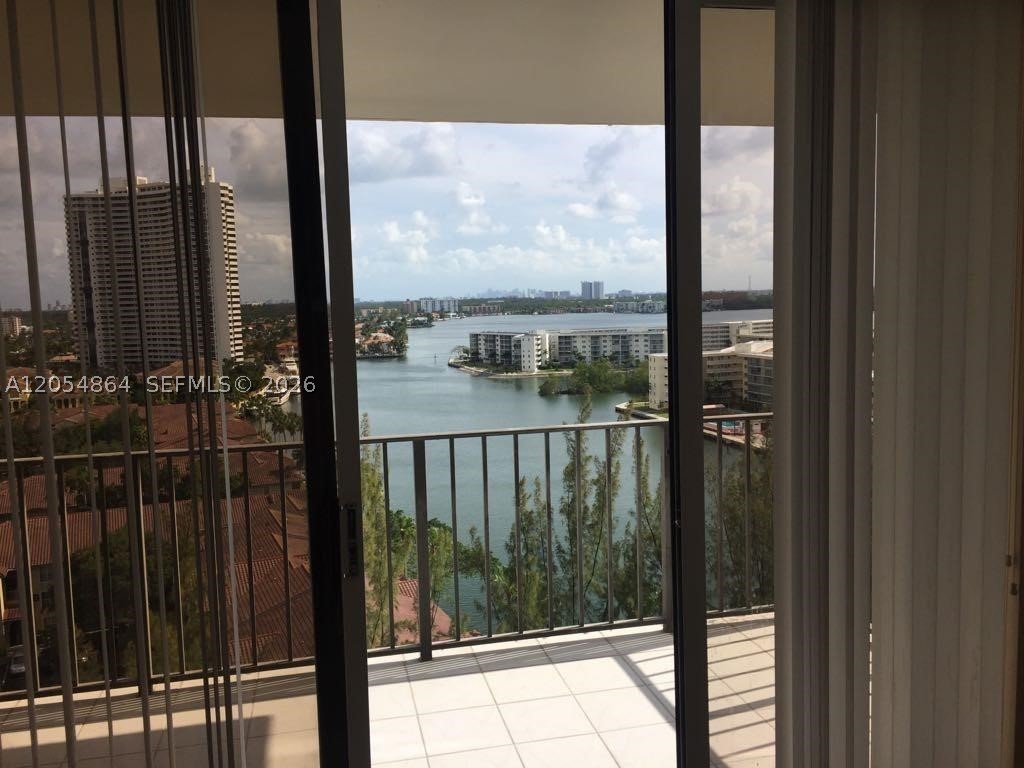 18151 NE 31st Ct #1505 Aventura, FL 33160