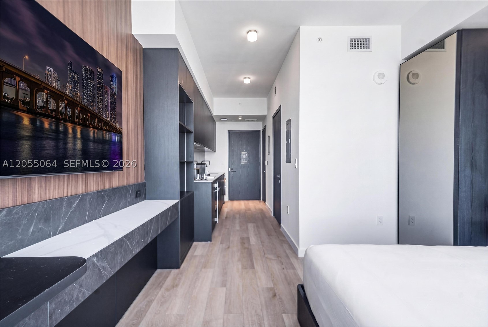 image E11EVEN Hotel & Residences9