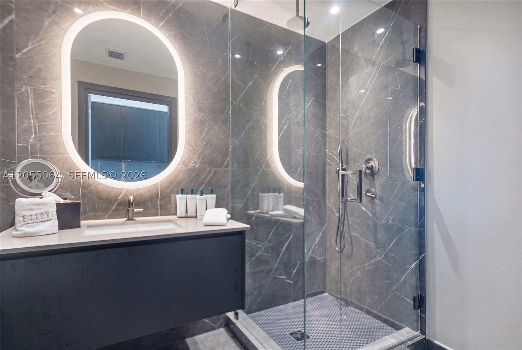image E11EVEN Hotel & Residences11