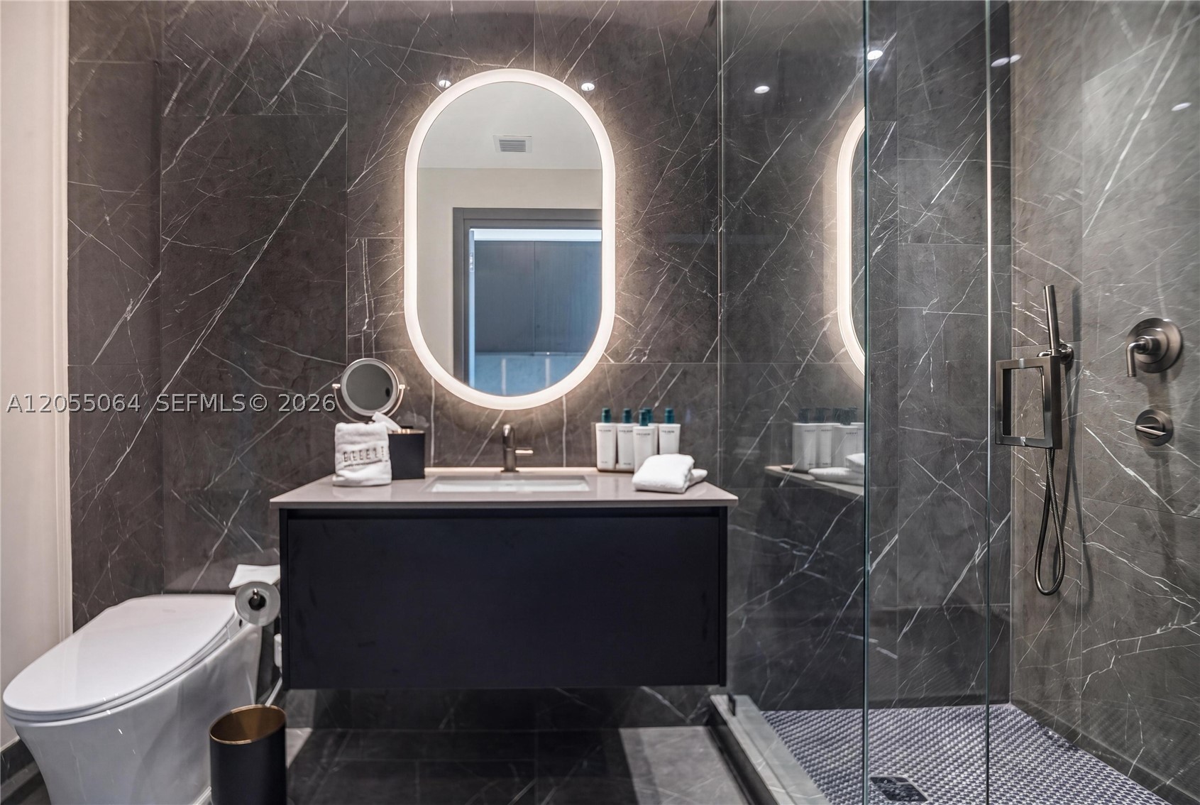 image E11EVEN Hotel & Residences12
