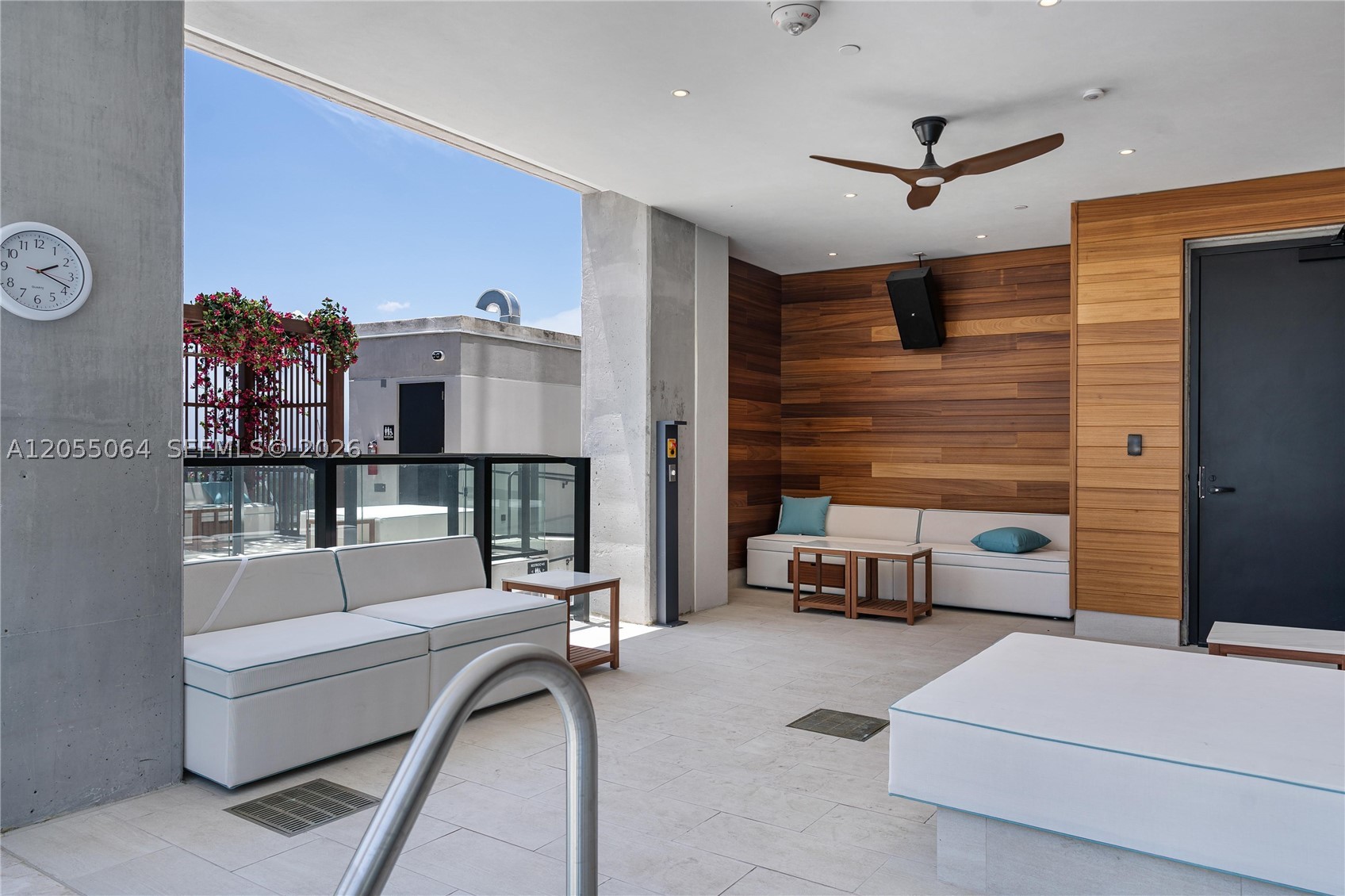 image E11EVEN Hotel & Residences14