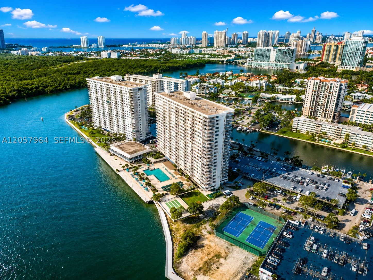 image Arlen House Condo21