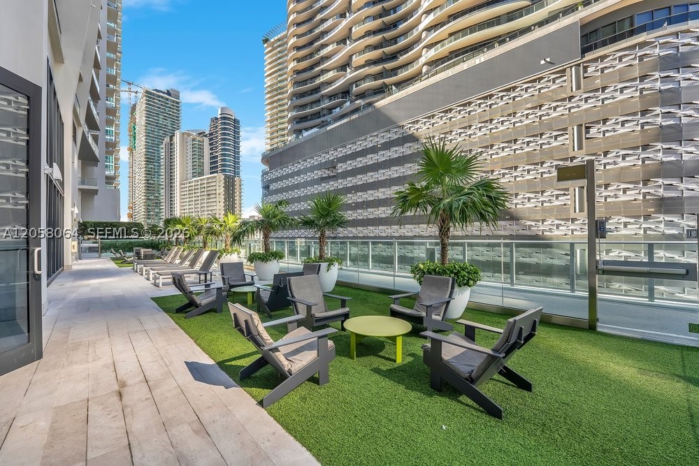 image 1010 Brickell23