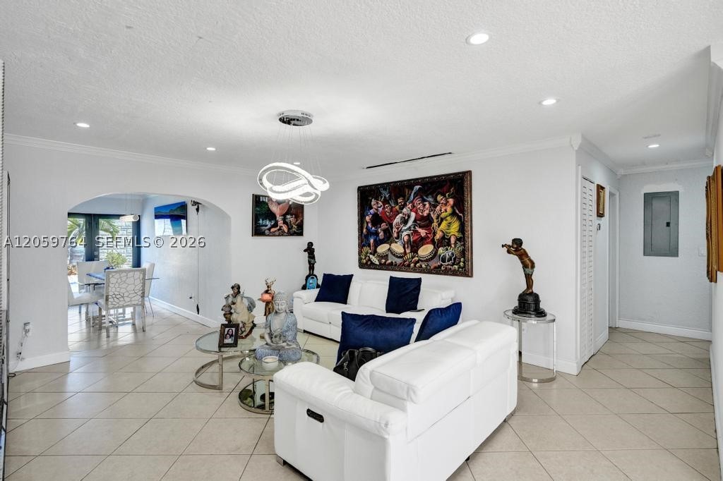 2711 SW 117th Ct Miami, FL 33175