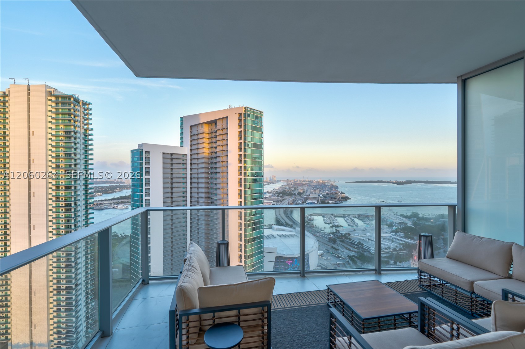 image Paramount Miami Worldcenter2
