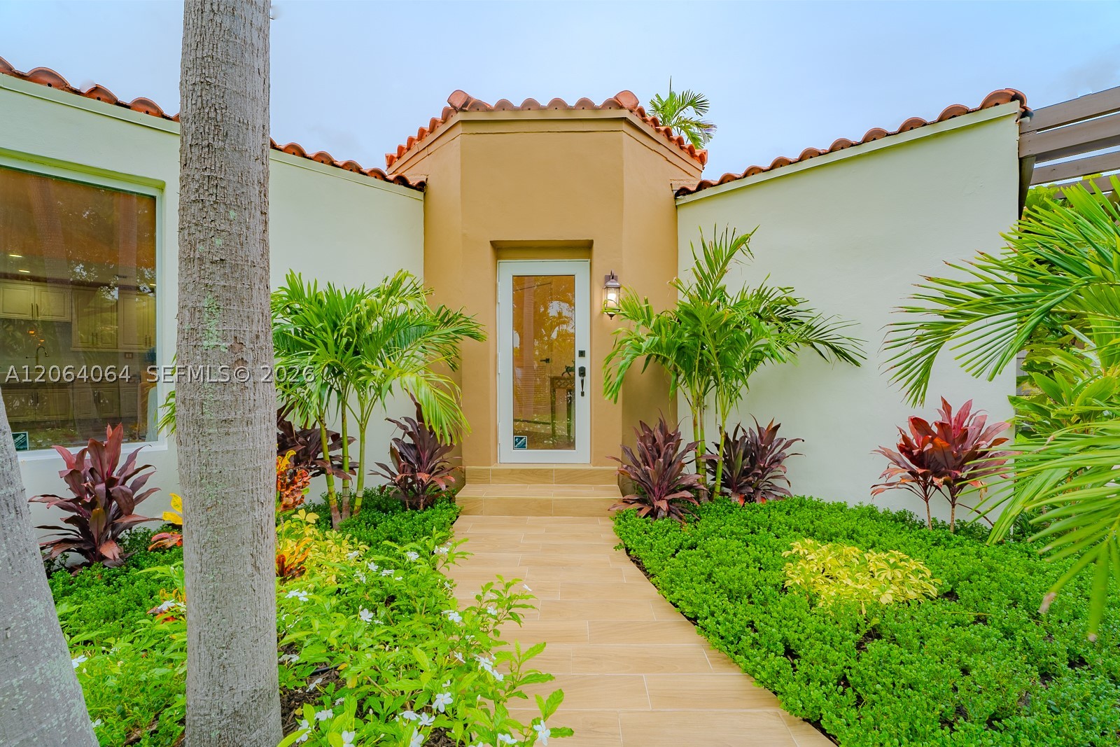 2483 SW 24th St Miami, FL 33145