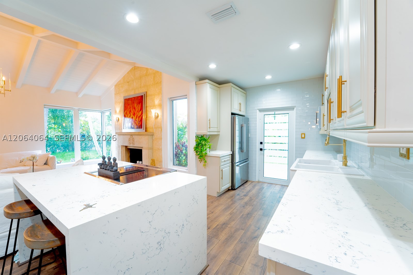 2483 SW 24th St Miami, FL 33145