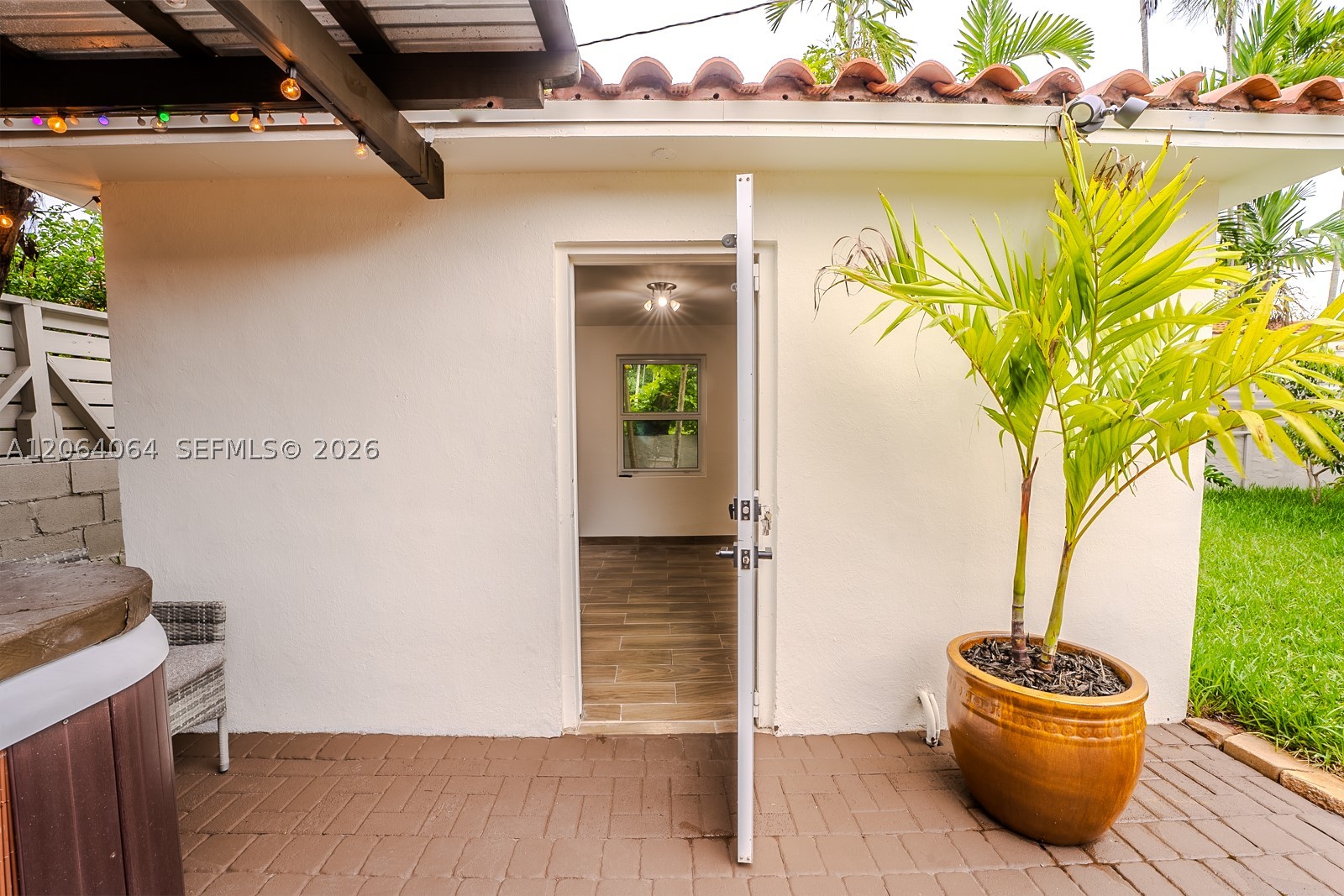 2483 SW 24th St Miami, FL 33145