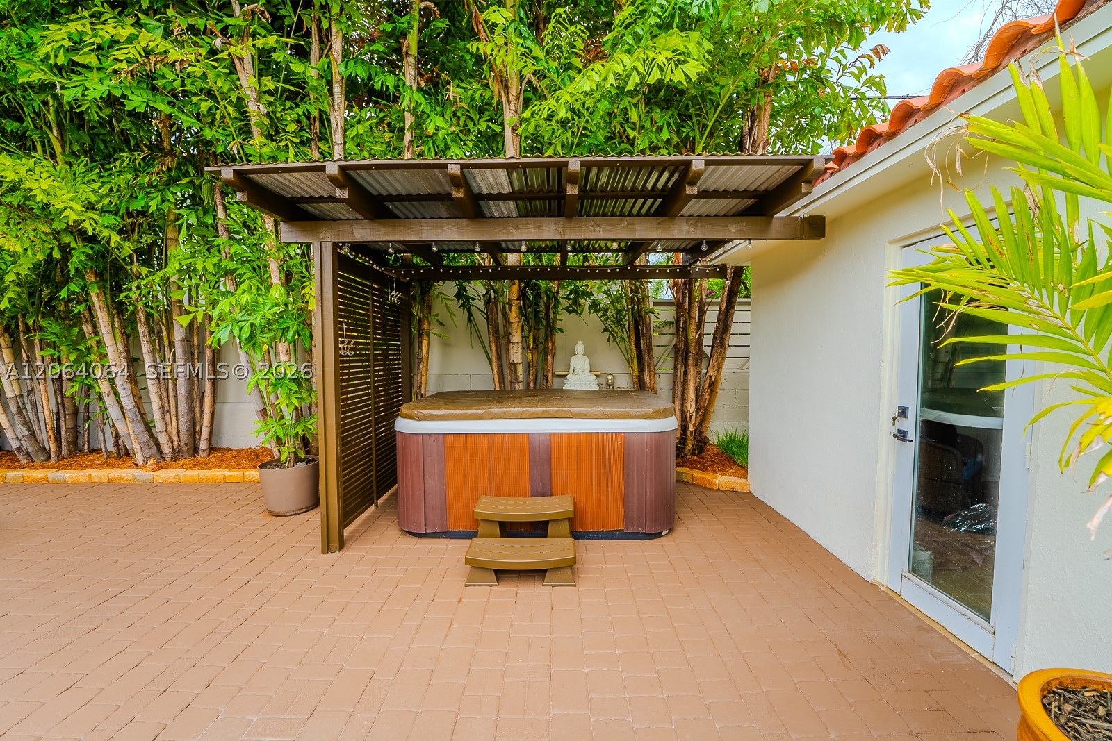 2483 SW 24th St Miami, FL 33145