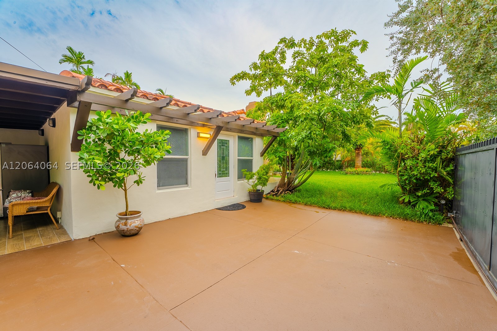 2483 SW 24th St Miami, FL 33145