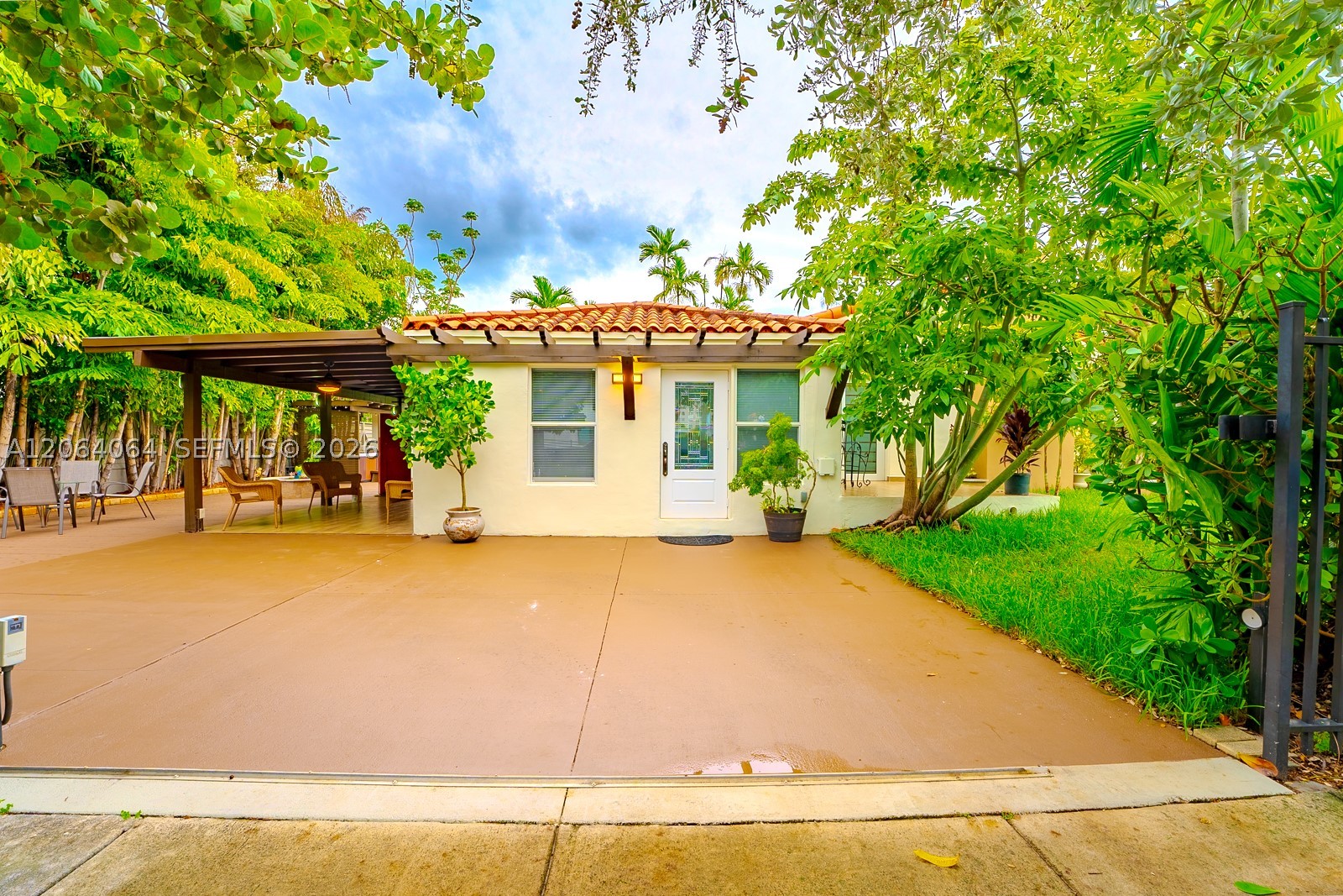 2483 SW 24th St Miami, FL 33145