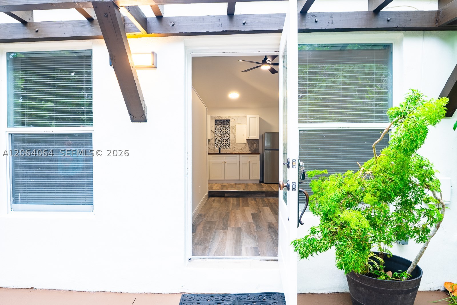 2483 SW 24th St Miami, FL 33145
