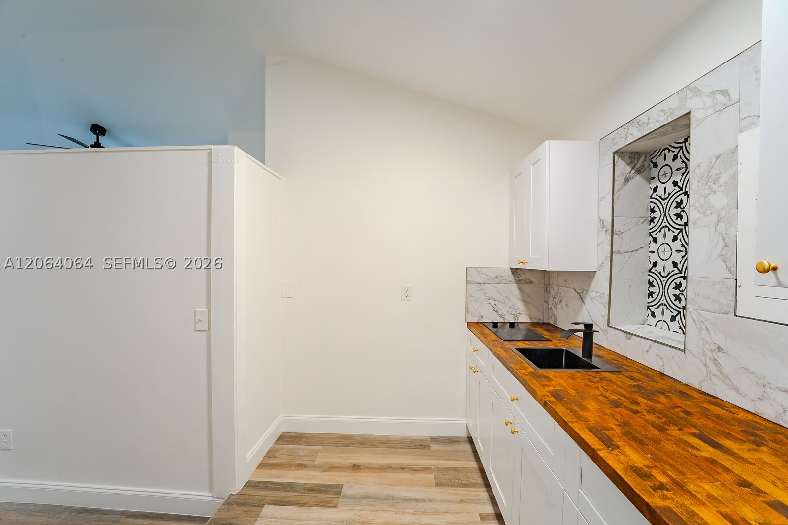2483 SW 24th St Miami, FL 33145