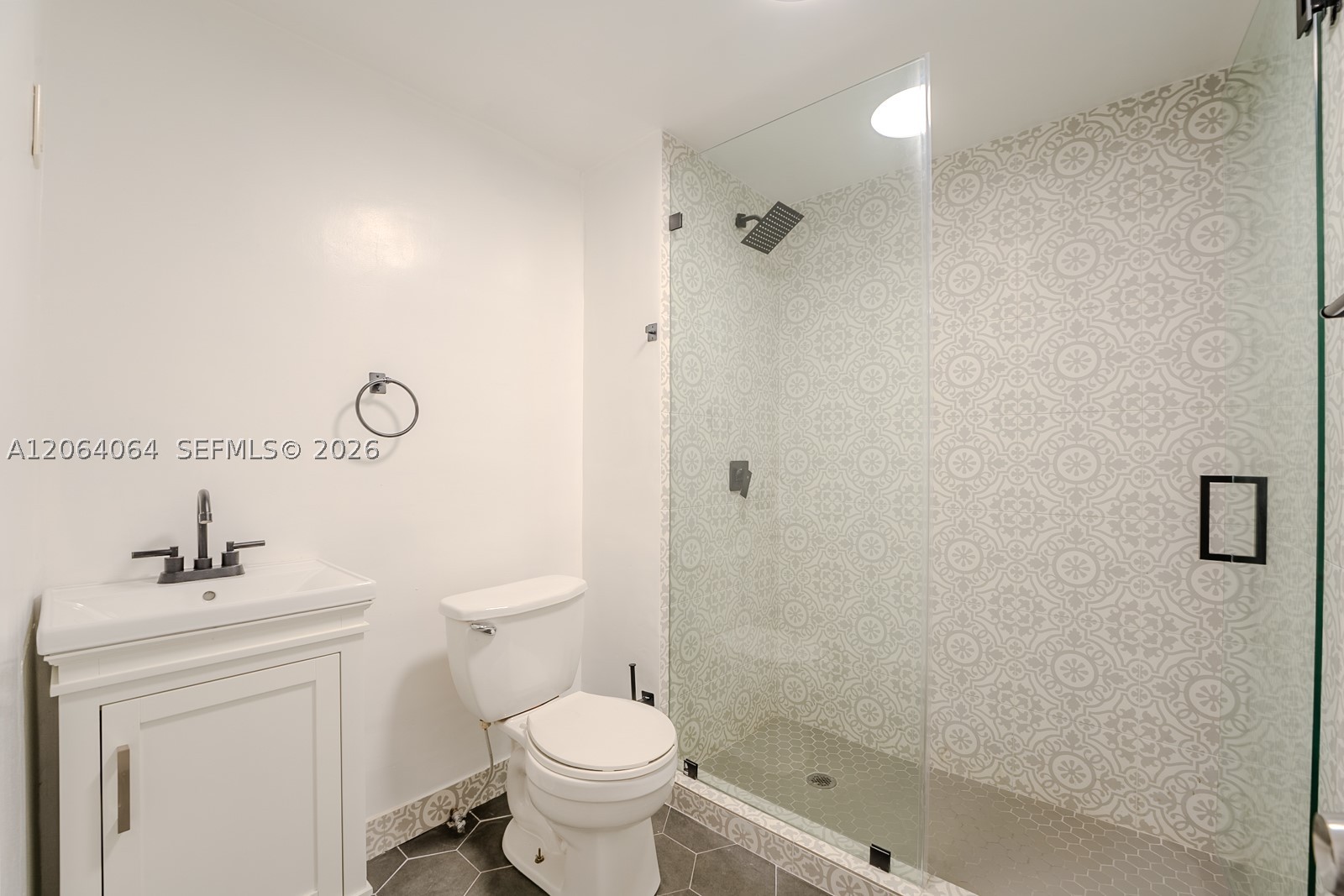 2483 SW 24th St Miami, FL 33145