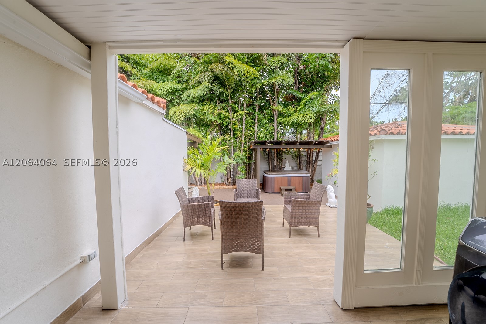 2483 SW 24th St Miami, FL 33145