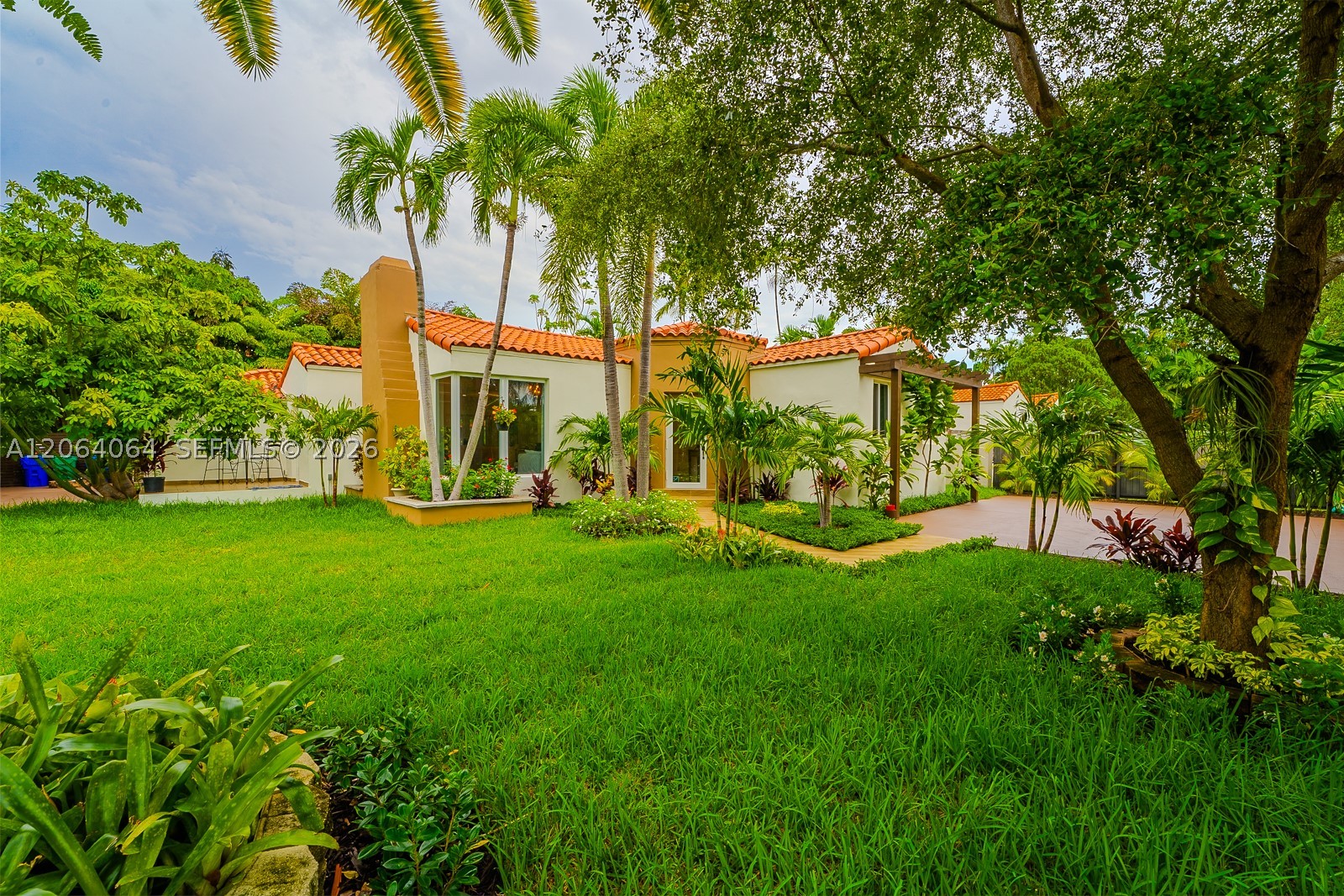 2483 SW 24th St Miami, FL 33145
