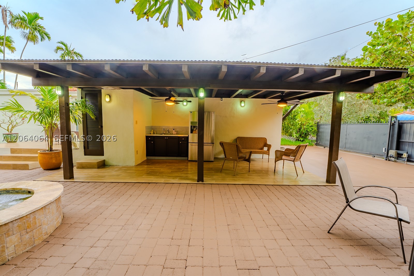 2483 SW 24th St Miami, FL 33145
