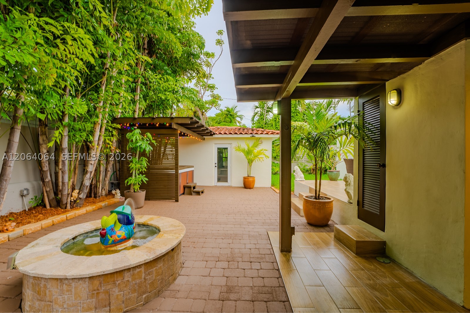 2483 SW 24th St Miami, FL 33145