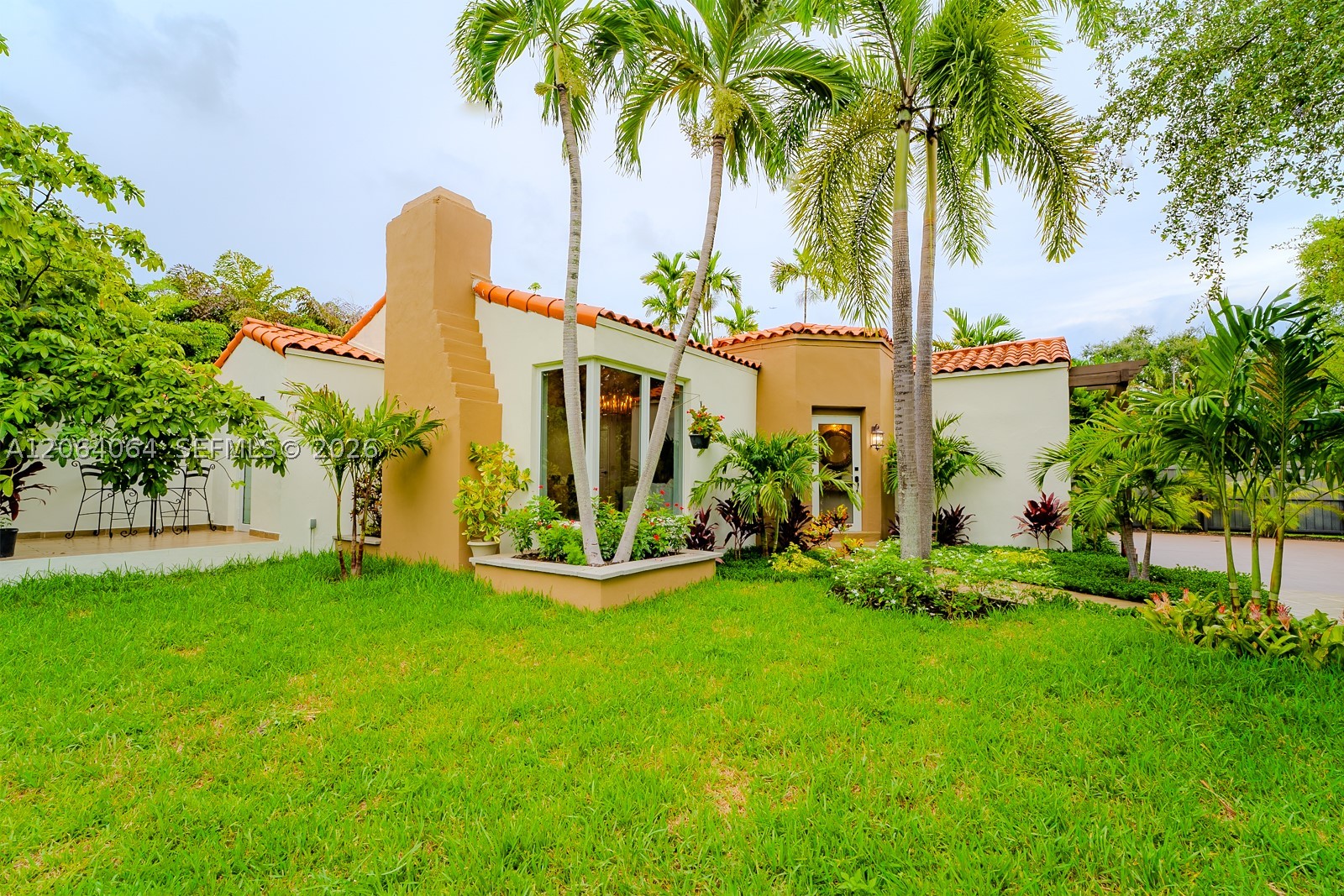 2483 SW 24th St Miami, FL 33145