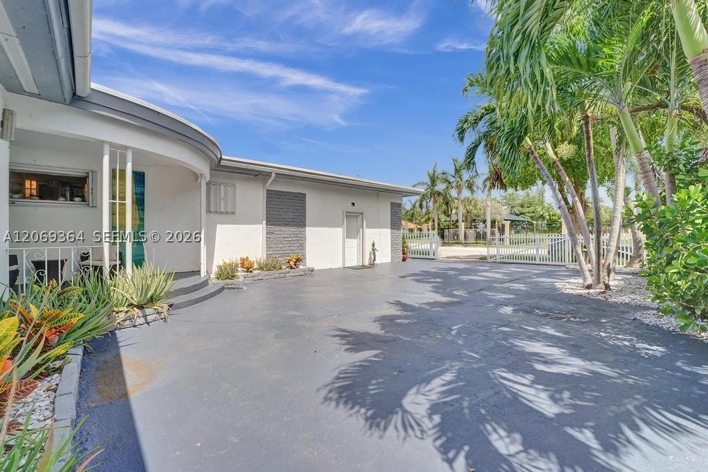1750 71st St Miami Beach, FL 33141