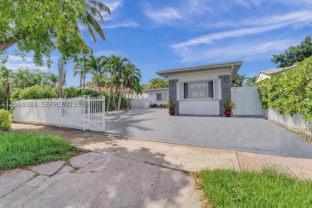1750 71st St Miami Beach, FL 33141