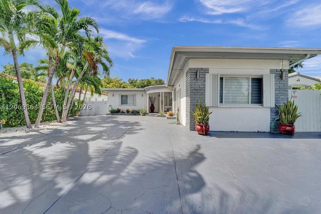 1750 71st St Miami Beach, FL 33141